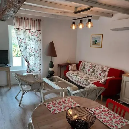 Maisonnette Сasa de vacaciones *